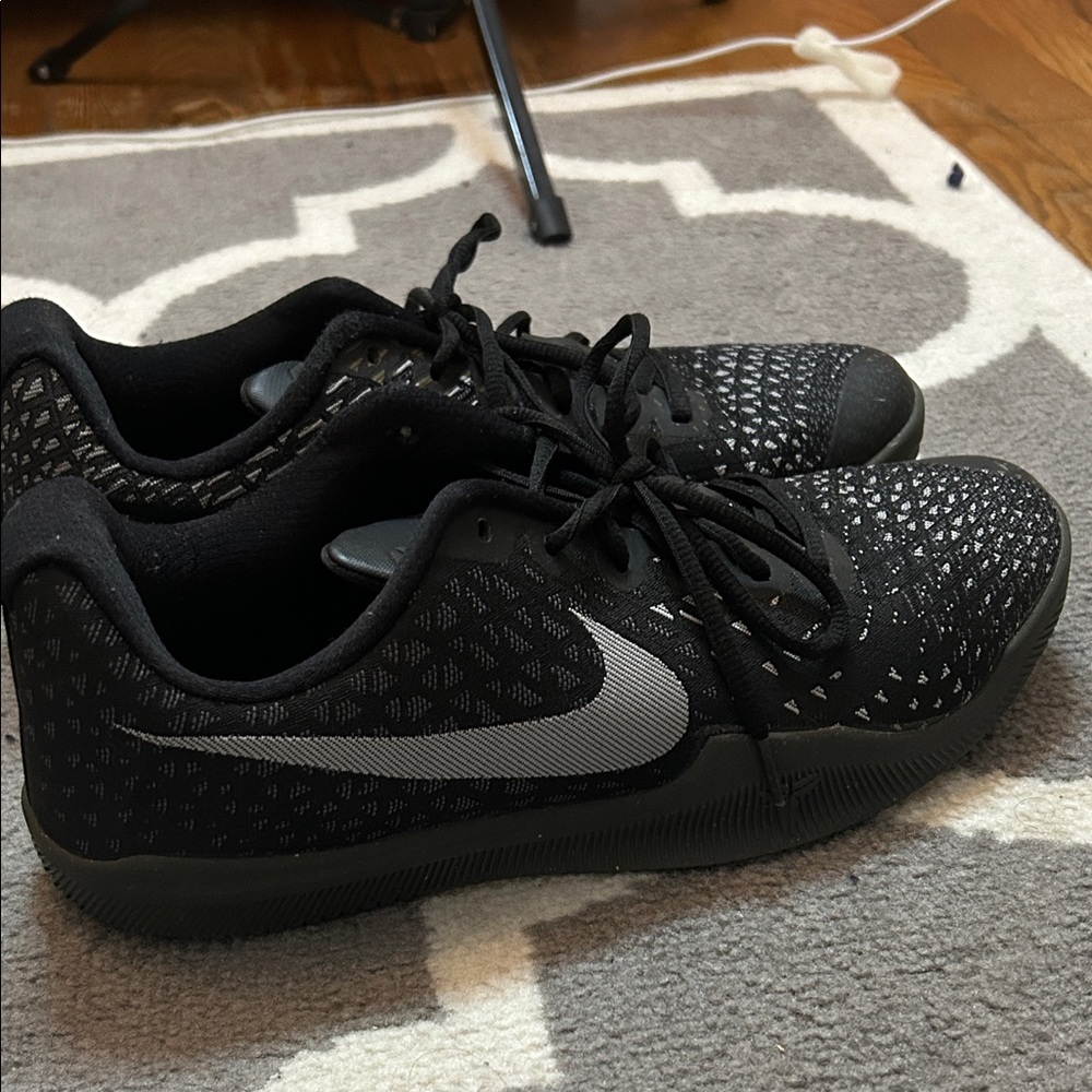 Nike Men Black and Gray Sneakers